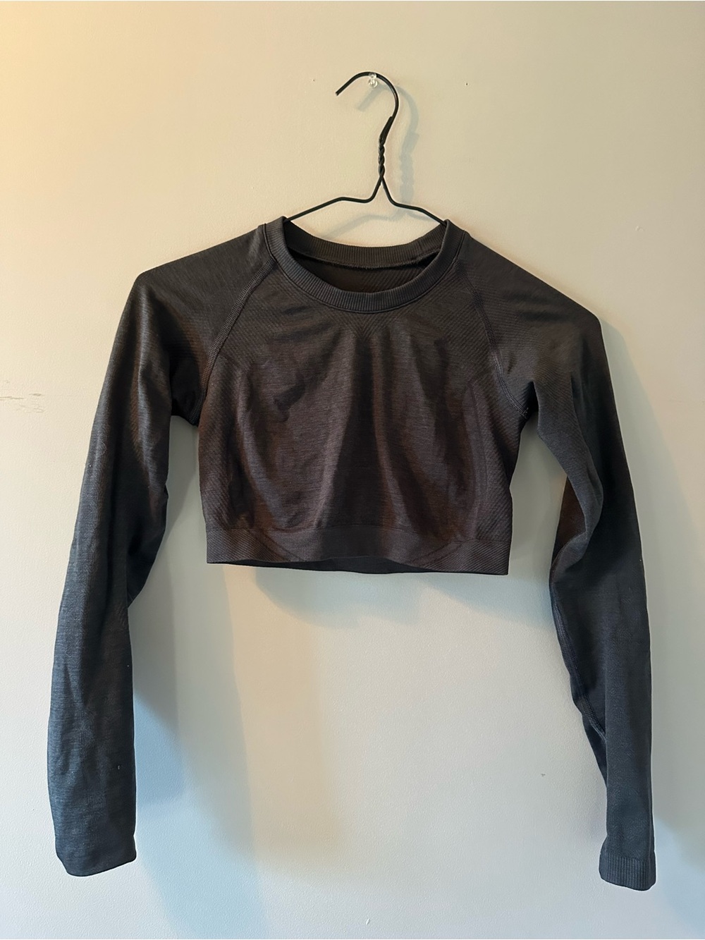 Alphalete Black Cropped Compression Long Sleeve Top